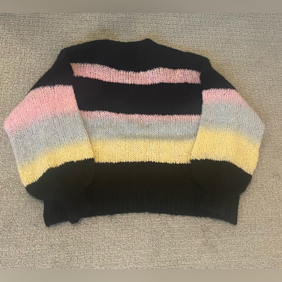 Astrid "Amour" Oversized Sweater - Size M - Picture 2 of 4